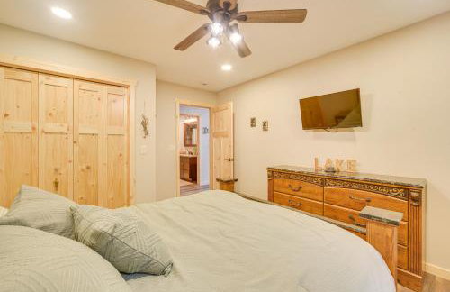 Boat Dock, BBQ and Fireside Fun Clam Lake Cabin - Foto 14