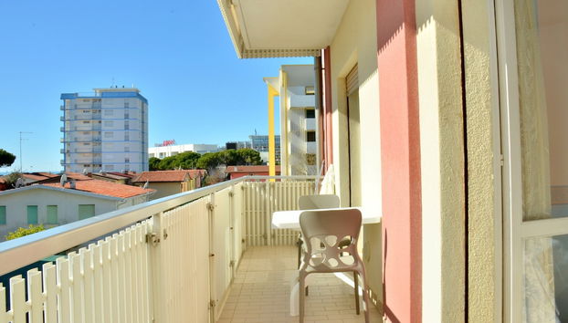Three-bedroom Apartment Very Close to the Beach - Photo 2, Primary image