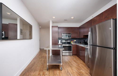 Comfy 2BR-Southtown Near Rvrwalk, Dome & Conv - Photo 4