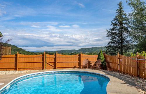 Family-Friendly Cabin with Heated Pool & Sauna - Foto 31