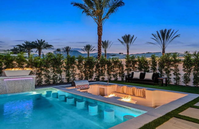 Villa Sleeps 17 w/ Pool, Firepit, Putting Green Bravo Villa 3 by Avantstay - Foto 23