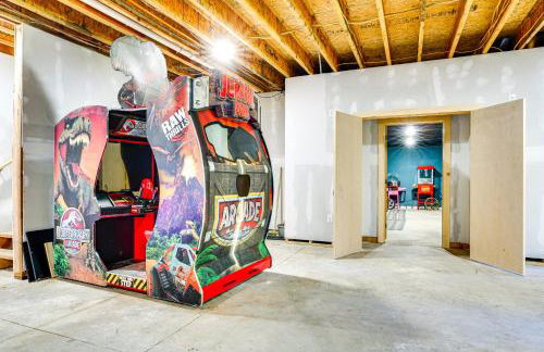 Private Deck and Fire Pit Adirondack Family Home - Foto 25