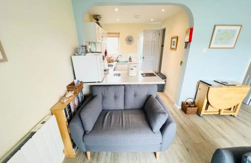 2 Bedroom Bungalow SV58, Seaview, Isle of Wight Free Wi-Fi - Photo 13