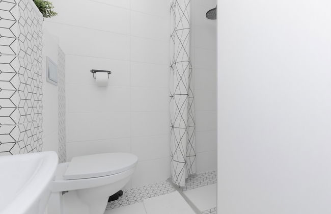 Studio Warsaw Miączyńska by Renters - Photo 30