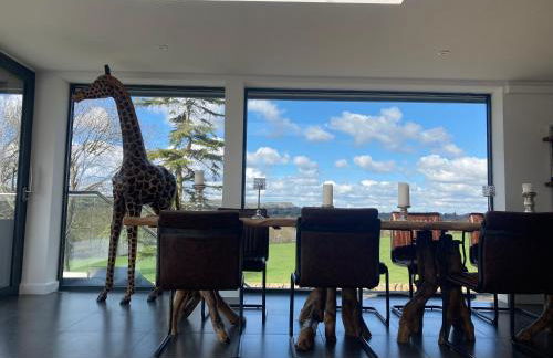 Luxury Accom with Amazing Views over Rudyard Lake - Photo 6