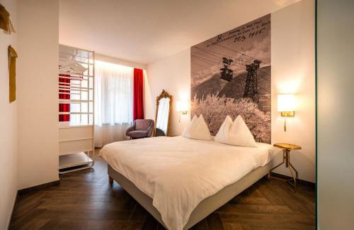 goldfinger + suites - Photo 31