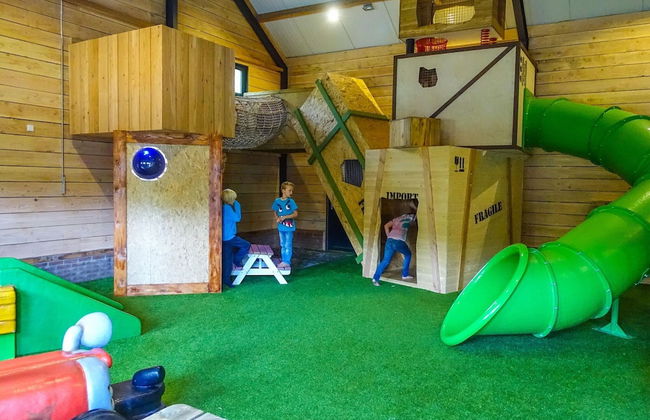 Compact Chalet With Terrace - Photo 18