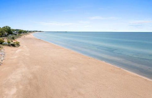 Beachside Getaway private Lake Michigan Beach Frontage - Foto 4