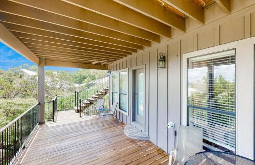 Spacious Lakefront Hideaway with Decks, Grill, Billiards, Tennis & Pool - Foto 3
