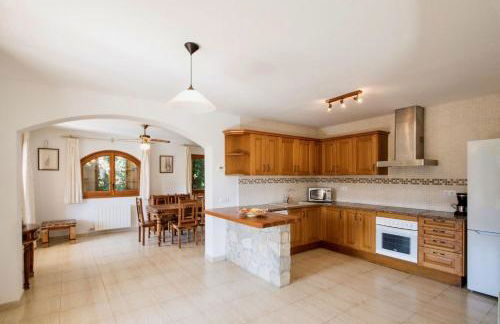 Beautiful Spacious Villa with Mountain View and Private Pool - Foto 6