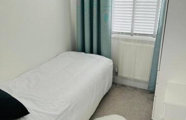 3 Bedroom Guest House in Dudley - Foto 13