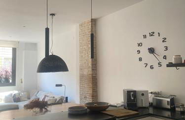 Casa grande y céntrica con piscina en zona peatonal - Photo 6