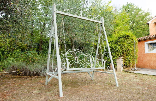 Home set in Olive Grove With Stunning Views - Foto 31