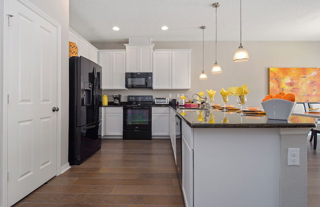 Stunning 4Bd Sleeps9 w Jacuzzi Close to Disney Compass Bay 5113 - Foto 3