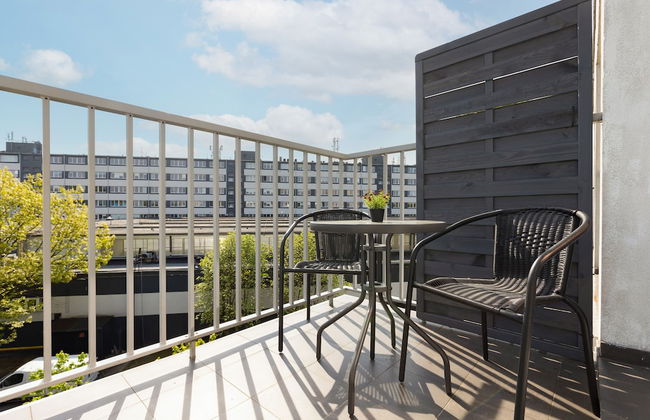 Bright Warsaw Apartment by Renters - Photo 26