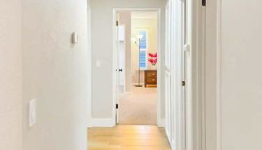 Spacious 4BR Family Home Free Parking, Fast WiFi, Near Galleria & Fountains - Foto 5