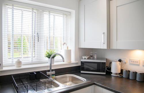 Stylish 2 Bedroom House - Village Location - Foto 16