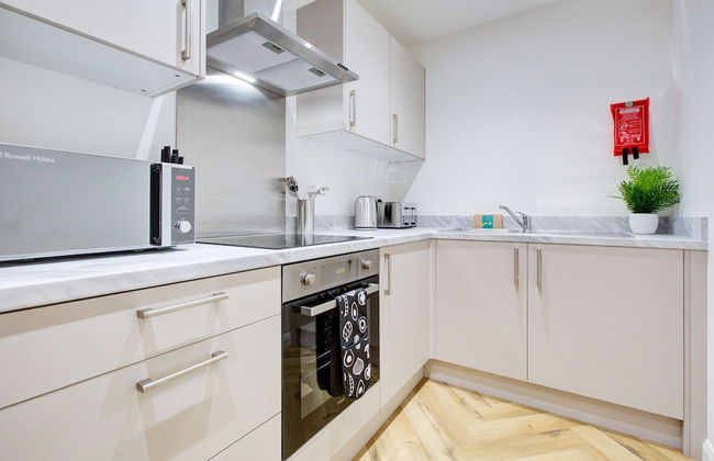 Hybrid Resi - Mitcham - Foto 16