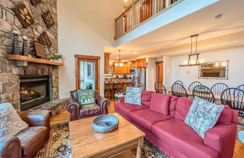 Lakefront home with fire pit and dock Near Wisp Resort - Foto 7