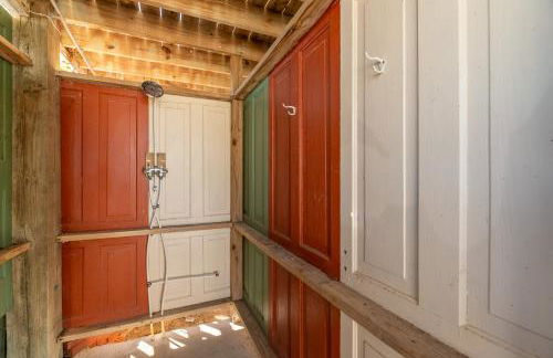 Sawyers Lodge - Historic Soundfront Home, Pool, Hot Tub, Boat Launch, Kayaks, Pets OK, Flex Stays - Foto 80