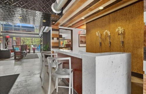 CozySuites 2BR Mill District with pool, gym #02 - Foto 32