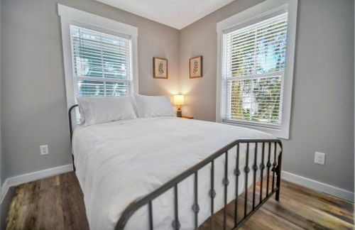 The Bluffton Village Home - 5 BR in Old Town w Carriage Home - Foto 17