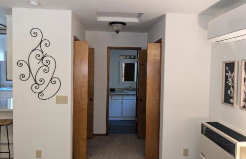 Bulldog Den - Photo 14