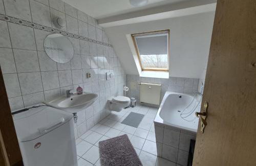 Ferienwohnung und Monteurzimmer Nähe Leuna, Merseburg, Halle und Leipzig - Foto 4