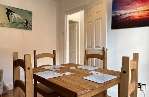 Spacious 2-Bedroom House In Stockton Heath With Free WiFi By Amazing Spaces Relocations Ltd - Foto 6