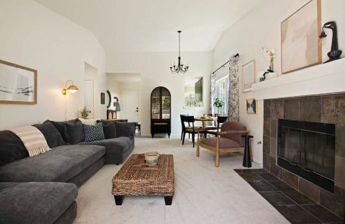 Carmel Valley 2BR with Amenities - Photo 12