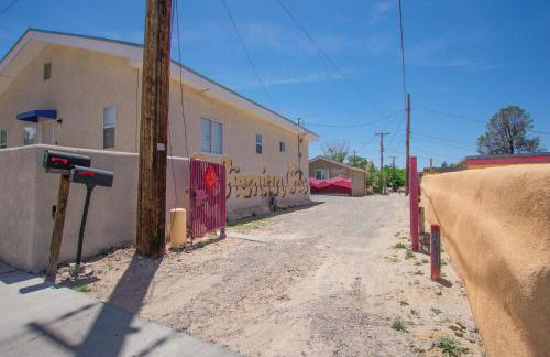 Bohemian ChiC SpaCation-Private HotTub-Close to Downtown-No Pet Fee! - Foto 52