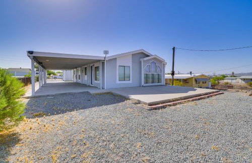 5 Mi to River Topock Boating and Off-Roading Oasis! - Foto 1