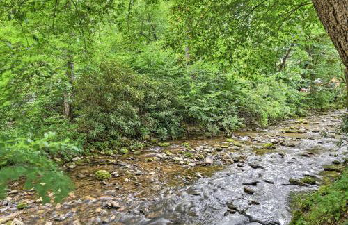 Campbell Retreat in Maggie Valley with Deck! - Foto 37