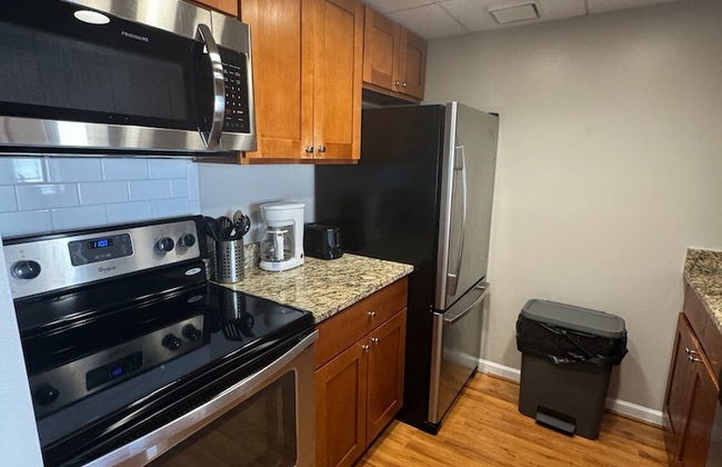 Prime Location for Business Stay - Photo 5