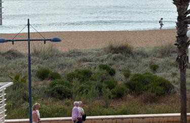 Fantástico apartamento con vistas al mar - Photo 4