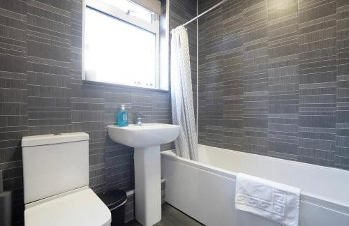 3BR House By Astra Residences Short Lets & Serviced Accommodation Ferryhill - Ideal For Contractors With Free Parking - Foto 10