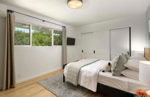 Sunny Getaway and 10 Min to SB - Photo 18