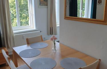 Chemnitz Saxonia HomeDeLuxe Hochwertige 50qm 2-Zimmer-Ferienwohnung mit privaten Kfz Parkplatz Stellplatz mit MWSt-Rechnung mit XXL Hülsta Bett & Etagenbett mit InternetFlatrate - Ideal für Familien, Paare, Kulturinteressierte & Geschäftsreisende! - Foto 26