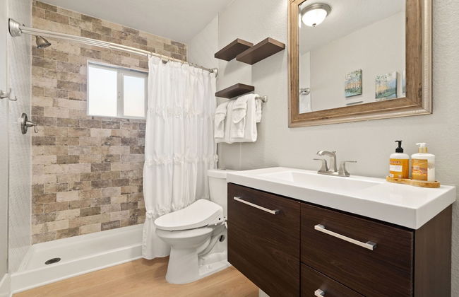 CSU Hideaway King Bd, Backyard Oasis, EV Charger - Foto 14