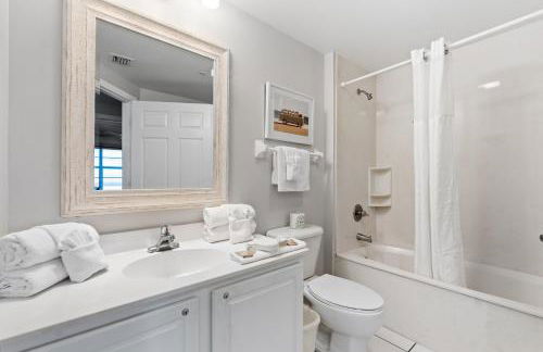 Breath Taking 3 BR Direct Oceanfront Condo with Private Balcony at The Wyndham Ocean Walk Resort - Foto 16