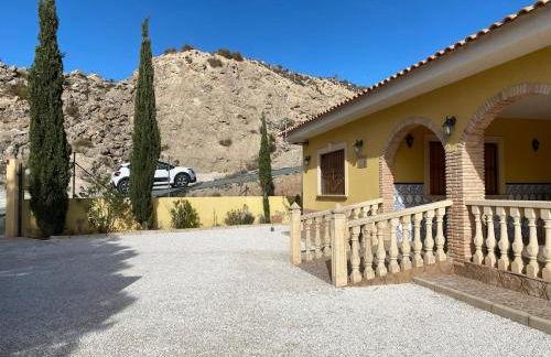 Maison typique avec vue dégagée sur la vallée - Photo 22