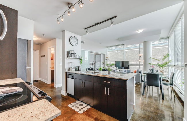 Luxury Condo Steps From Stampede Park - Photo 12