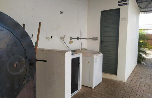 check-in autônomo em Piscina, Hidro, churrasqueira, casa dispondo até 3 quartos, 3 ar, 2b, tudo privativo - Reserva valor 6 hóspedes para abrir os 3 quartos com ar, 2 banheiros, sala, cozinha, garagem até 2 e pátio descontão por duração! - Foto 36