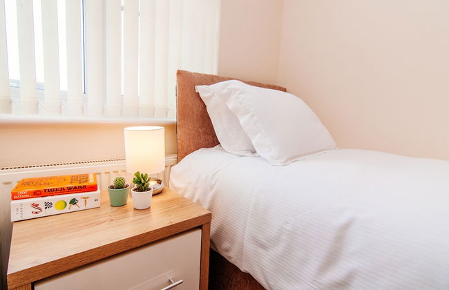 Harris House - Photo 3