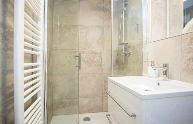 Moderne Wohnung in Neuastenberg mit Balkon - Foto 12