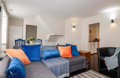 Carew House Cottage - Photo 4