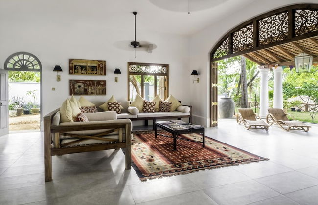 A Sophisticated Spacious Beach Villa With 20 Meter Water Slide - Foto 8