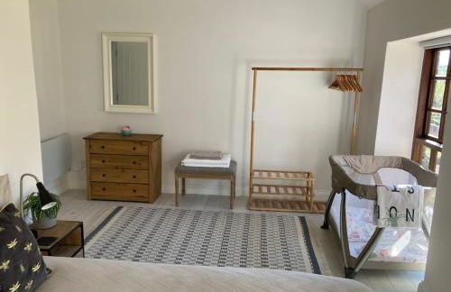 Light & Airy Vaulted Barn Conversion with a View - Photo 19