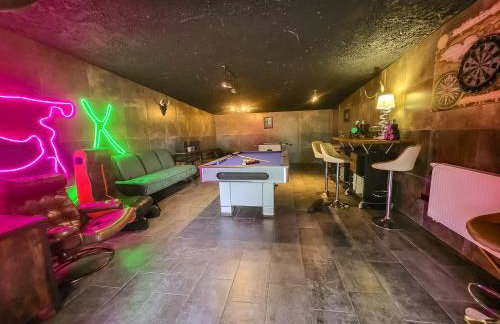 Holiday Home Vegas - HOUSE AND GARTEN FOR EXCLUSIVE USE - Foto 18