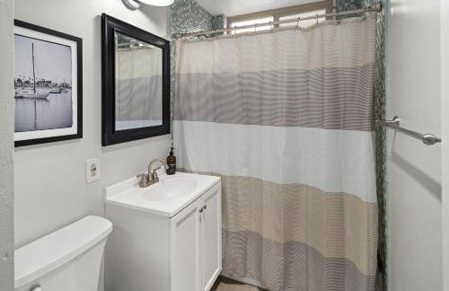 Stunning Beach Home - large patio, parking, ac & dog friendly! - Foto 10